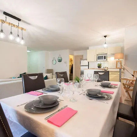 6 Personnes Lary Avec Wifi Et Parking - Fr-1-296-361