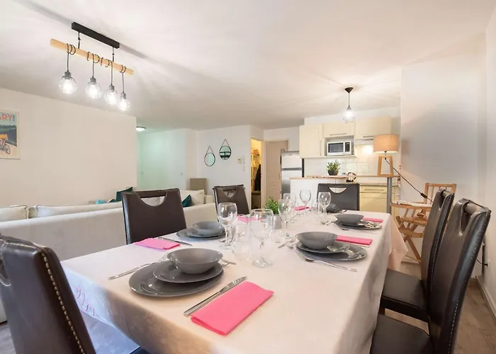 6 Personnes Lary Avec Wifi Et Parking - Fr-1-296-361